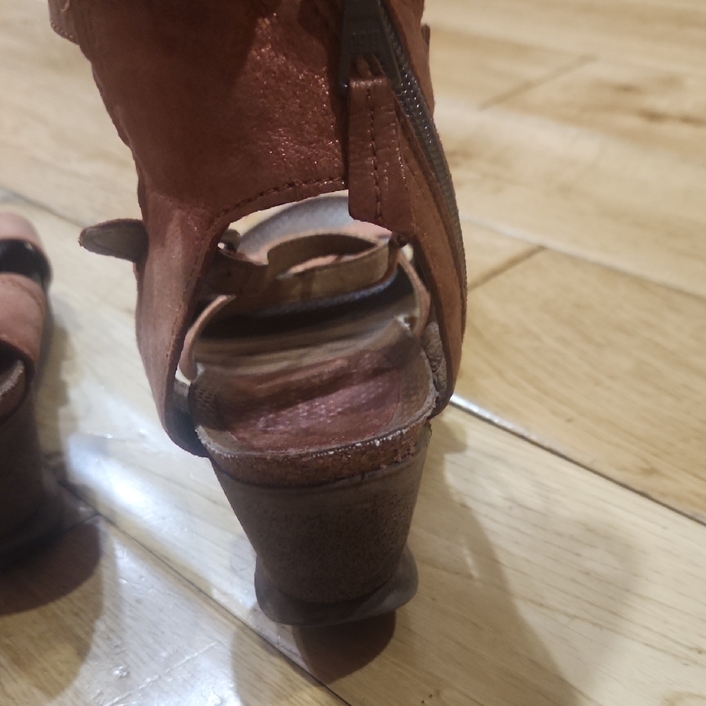 Miz Mooz Tan Strappy Sandals - Picture 2 of 7